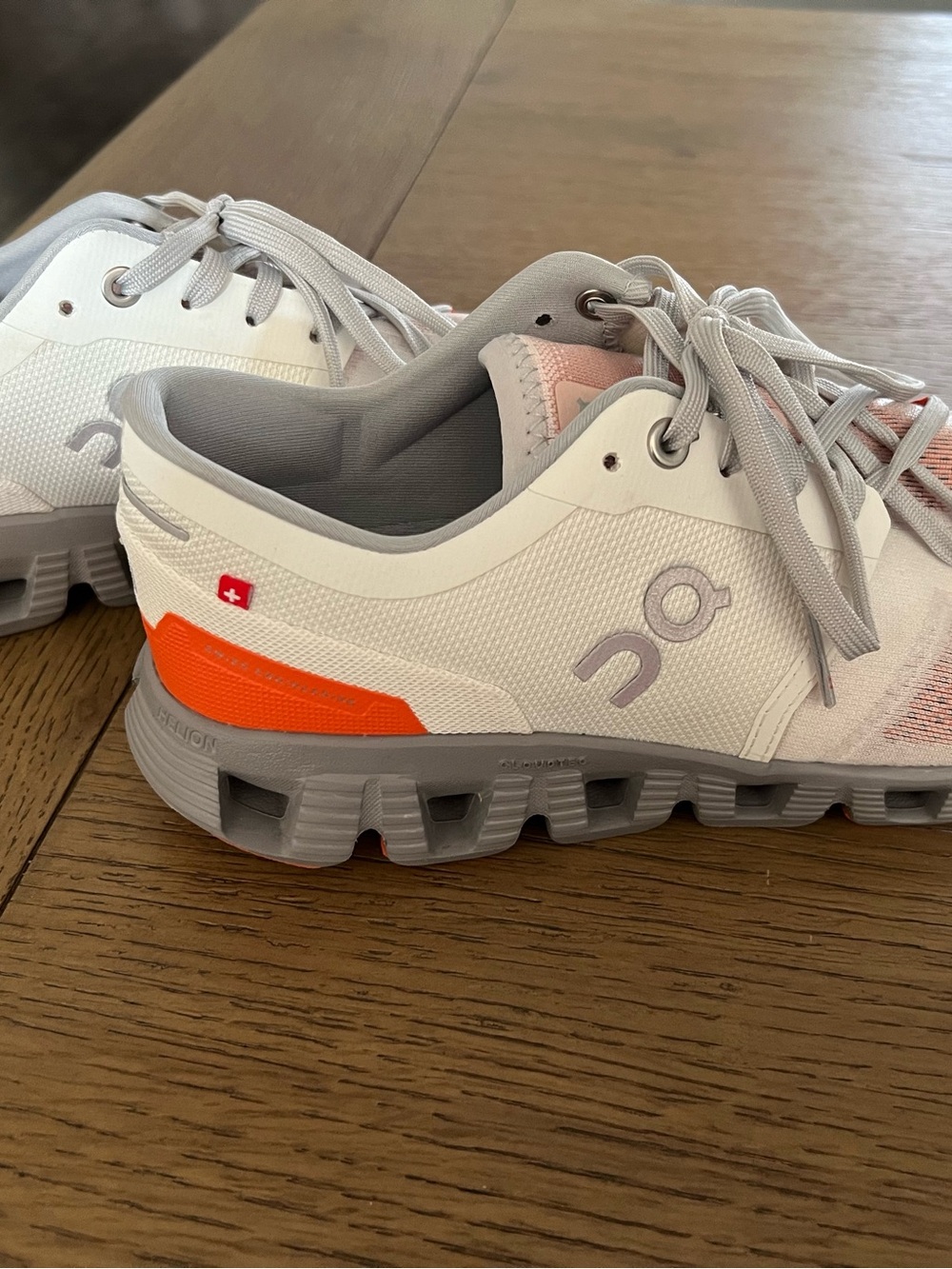 On Cloud - White & Orange - Picture 2 of 3